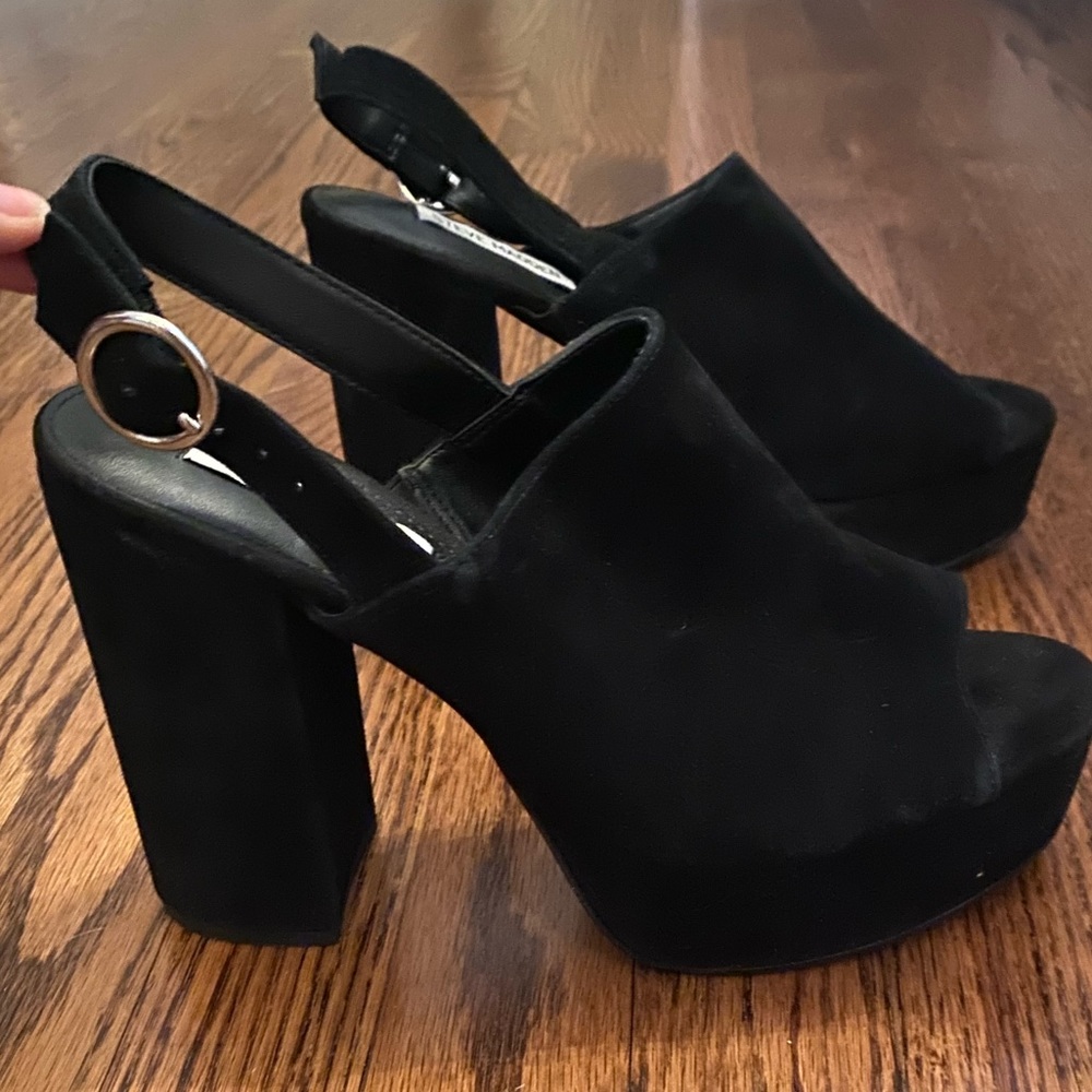 Never worn black suede chunky heel - Steve Madden